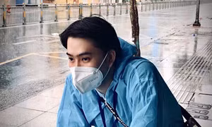 “Ráng làm giúp người ta, hết dịch về với ngoại!”.