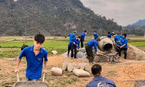 Chuyện xóa nhà tạm ở vùng cao - Bài 4: Áo xanh nhập cuộc