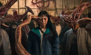 “Parasyte: The Grey” thua xa khi so với bản gốc, đứng một mình cũng kém hấp dẫn