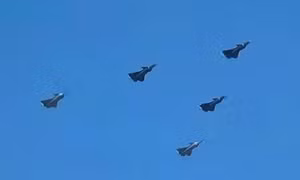 Dàn 'mãnh long' J-20A của Trung Quốc xuất hiện, hé lộ lễ duyệt binh quy mô lớn