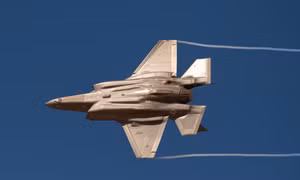 Sau tàu sân bay, Mỹ đưa tiêm kích tàng hình F-35 đến Trung Đông
