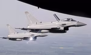 Tiêm kích Su-30 Nga chặn 3 máy bay Anh trên Biển Đen
