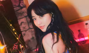 Jihyo của TWICE úp mở về việc ra mắt với một nhóm nhạc khác