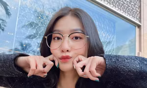 Sau tin đồn "phim giả tình thật" với Thanh Sơn, Khả Ngân lại đón Valentine... một mình