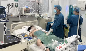 Học sinh ngộ độc tập thể nghi do món cơm cuộn