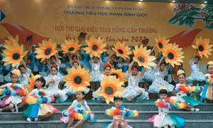 Tween Tiểu học Phan Đình Giót thể hiện tài năng sân khấu trong hội thi Giai điệu tuổi hồng
