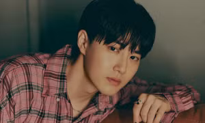 Suho khiến EXO-L thỏa nỗi nhớ, chính thức quay lại K-Pop với mini album "Grey Suit" 