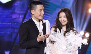 Khổng Tú Quỳnh xinh như công chúa, song ca hit "Cô Bé Mùa Đông" với Anh Tú