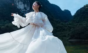 Văn Mai Hương khoe bộ ảnh đón tuổi 28 đẹp như tranh vẽ giữa khung cảnh Ninh Bình hùng vĩ
