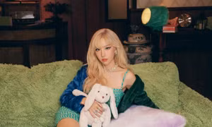 MIN ra mắt album đầu tay, nhấn mạnh khái niệm của những mối quan hệ "khó gọi tên"