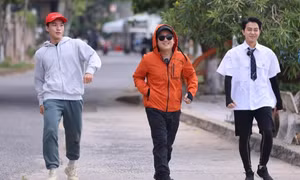 2 Ngày 1 Đêm: HIEUTHUHAI lộ tật ngủ ngáy, Kiều Minh Tuấn quyết không rời "con cưng"