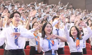 Phương Mỹ Chi vinh dự trở thành đại biểu của Hội Sinh viên Việt Nam TP.HCM
