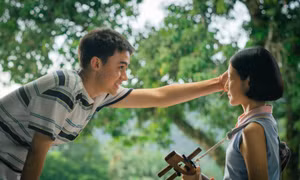 Phim hay chiếu rạp: "Tình Chị Duyên Em" - Tình yêu không có lỗi, lỗi tại sinh đôi