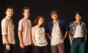 Thu Trang đổi "nghề siêu dễ", bán cơm tấm cùng Huỳnh Phương, Kiều Minh Tuấn trong phim mới