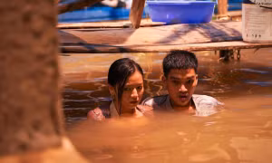 Mạc Văn Khoa lần đầu vào vai hành động, ngâm mình dưới nước lạnh suốt 2 tiếng 