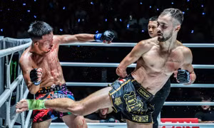 Võ sĩ một tay Jake Peacock, từ cậu bé tật nguyền đến ngôi sao MMA