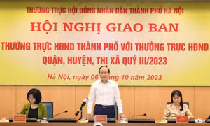 Chủ tịch HĐND TP. Hà Nội Nguyễn Ngọc Tuấn phát biểu tại hội nghị