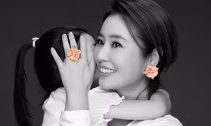Lâm Tâm Như lần đầu công khai con gái 