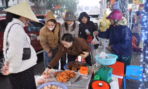 Không phải cá lóc, lợn quay, nhiều người cúng Thần tài mâm cỗ có tên khá lạ