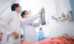 Gặp nạn trên đường hành hương, 4 người trọng thương