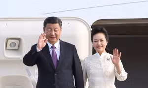 Tổng Bí thư, Chủ tịch Trung Quốc và Phu nhân Bành Lệ Viện. (Ảnh: China Daily)