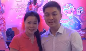 Ông Tan Chuan-Jin và bà Cheng Li trong bức ảnh chụp chung năm 2016