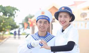 Hoa hậu Ngọc Châu: 'Yêu quê hương, yêu Tổ quốc mình vô cùng'