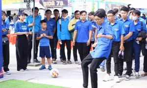Thanh niên công nhân Đông Nam bộ hòa trong ngày hội lan toả năng lượng tích cực 
