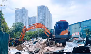 Hà Nội: Huyện Thanh Trì cưỡng chế xử lý loạt công trình vi phạm