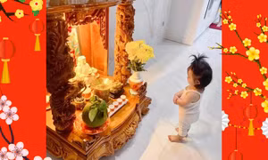 Hình ảnh đáng yêu đêm Giao thừa: Con gái Đông Nhi chững chạc đứng khấn trước bàn thờ