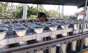 Các dàn pháo hoa mừng Giao thừa Canh Tý 2002 được triển khai tại di tích cầu Ngói Thanh Toàn.