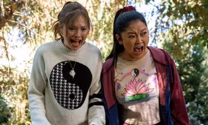 Vẫn yêu đơn phương nhưng lần này Lana Condor sẽ quậy hết nấc khi hóa thành ma nữ