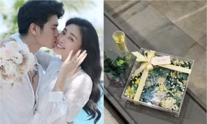 Jun Phạm tiết lộ thiệp mời đám cưới Ngô Thanh Vân - Huy Trần: "Đẹp, xịn, độc và nên thơ"