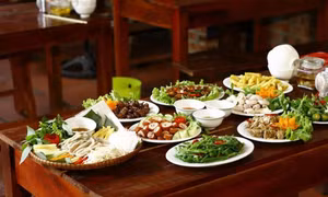 Quán lòng lợn, tiết canh được quản lý kiểu Tây