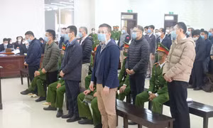 Các bị cáo tại toà 