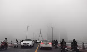 Sương mù dày đặc bất ngờ xuất hiện ở Đà Nẵng