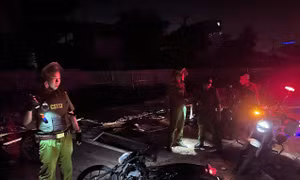 Cảnh sát bắn chỉ thiên 10 phát súng AK để trấn áp nhóm đối tượng trên đường phố Đà Nẵng