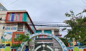 Nhiều phụ huynh bậc mầm non, tiểu học vẫn còn tâm lý lo sợ, e ngại vì con em chưa được tiêm vaccine nên chưa muốn cho con đến trường.