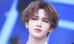 Sao nam C-Biz gặp sự cố sân khấu: Người xử lý chuyên nghiệp, người khiến fan "cười ngất"