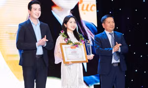 Nữ Bí thư Chi bộ Sinh viên Trường Đại học Kinh tế Quốc dân gương mẫu, phát huy sức trẻ trong Tháng Thanh niên