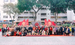 Rộn ràng đón Tết sum vầy, vui Xuân bình an 2024 cùng Trường Đại học Ngoại thương 