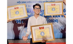 'Trao đi yêu thương, nhận lại hạnh phúc': Câu chuyện truyền cảm hứng của chàng sinh viên Học viện Ngân hàng