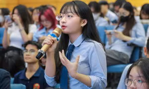 Hành trình nỗ lực không ngừng nghỉ của nữ sinh từng lọt Top 10 điểm thi tốt nghiệp THPT cao nhất tỉnh Nghệ An