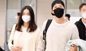Song Joong Ki xác nhận hẹn hò bạn gái người Anh