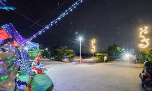 Giáng sinh đầu tiên nơi con đường đất vừa được 'lên đời' ở vùng ven TPHCM