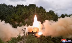 Hình ảnh tên lửa phóng từ tàu hoả được Triều Tiên thử hôm 15/9. (Ảnh: KCNA)