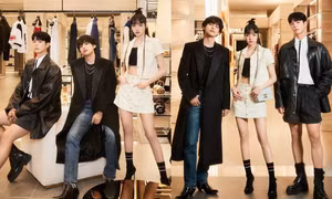 V (BTS), Lisa (BLACKPINK) và Park Bo Gum làm chao đảo cõi mạng khi đứng chung khung hình