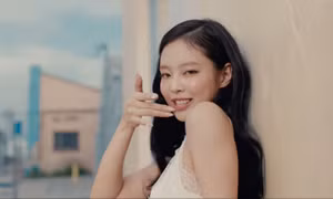 Làm đẹp theo phong cách của "nữ hoàng tạo trend xứ Hàn" Jennie BLACKPINK