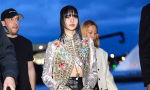 Những khoảnh khắc Lisa BLACKPINK chứng minh thời trang cũng là một năng lực
