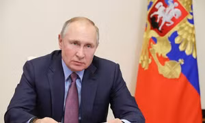 Tổng thống Nga Putin cảnh báo đáp trả việc Mỹ quyết định gửi đạn chùm cho Ukraine
